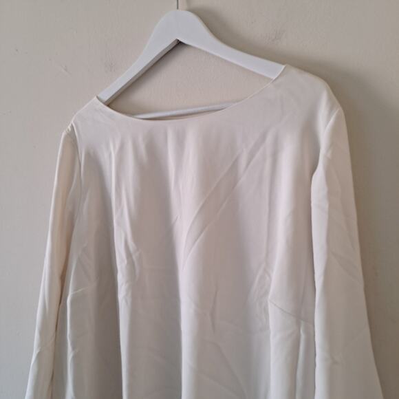 Talbots Blouse Top Ivory Cream Crewneck 3/4 Sleeve Scallop Hem Overlap Polyester - Picture 4 of 8